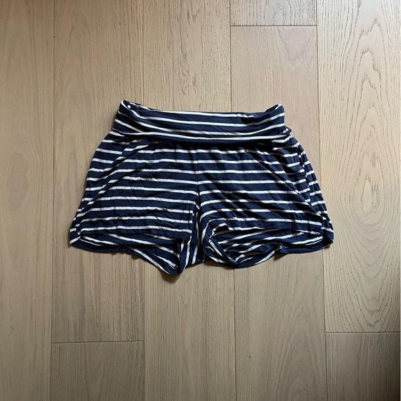 Maternity Rollover-Waist Ultra-Soft Sunday Sleep Shorts -- 3.75-inch inseam - Picture 10 of 11